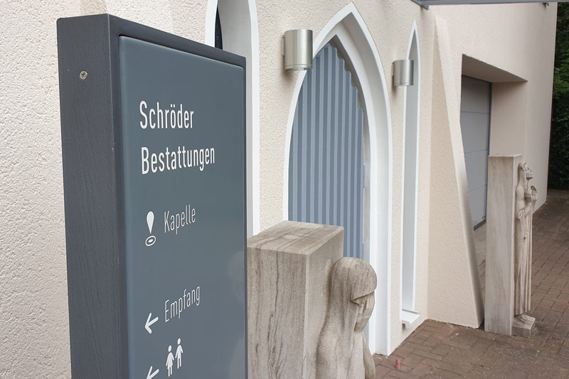 Bestattung in Ostholstein - unser Stammhaus in Eutin verfügt über eine Trauerkapelle